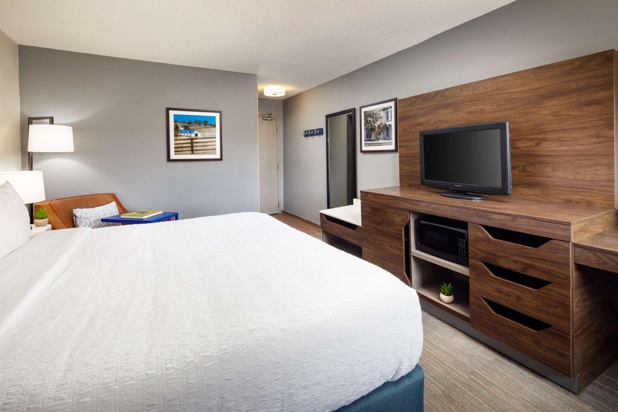 Hampton South Hotel